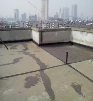 姜堰漏水维修 楼顶漏水是什么原因，楼顶漏水维修方法是什么?